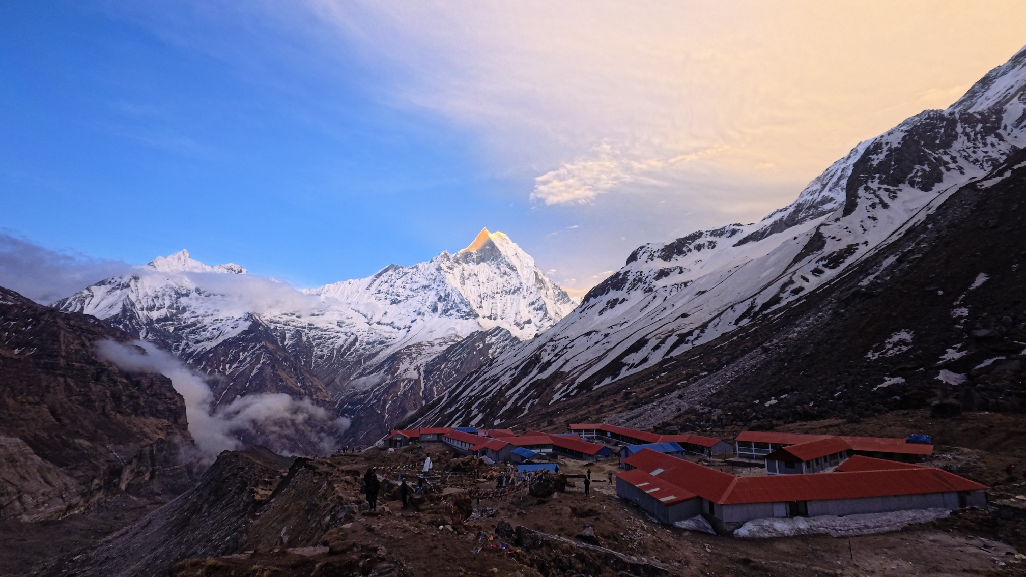 Campo Base dell'Annapurna con monte Fish Tail